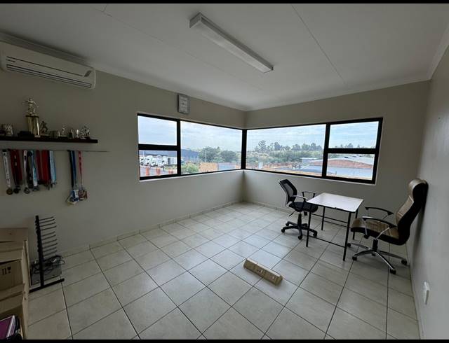 277M² WAREHOUSE SOLD IN STORMILL